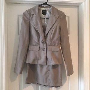 2 piece skirt suit